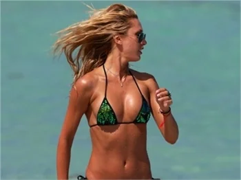 Lauren Stoner'den çekici kareler!