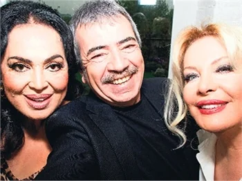 40 yıllık dostların selfie pozu!
