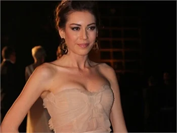 Sinem Kobal, İspanya'da gözde...