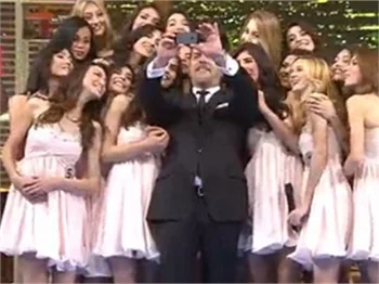 Beyaz’dan Miss Turkey selfie’si
