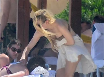 Avril Lavigne fena yakalandı!