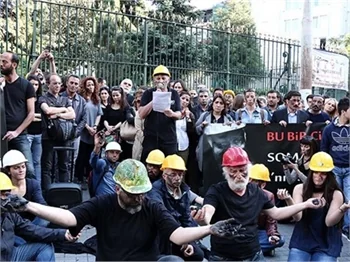 Sanat Meclisi'nden Soma eylemi!