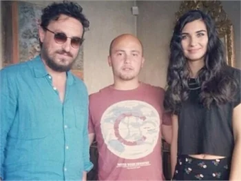 Tuba Büyüküstün'e eş sürprizi!