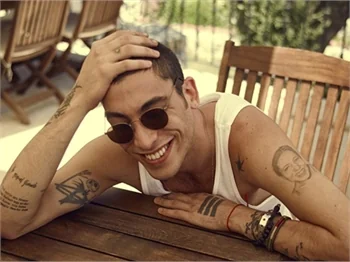 Can Bonomo, Londra yolcusu!