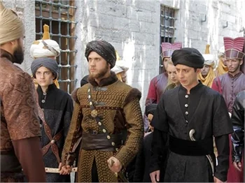 Aras Bulut İynemli: Zırh belimi büktü