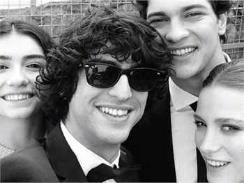 "Medcezir"den sezon sonu #selfie'si!