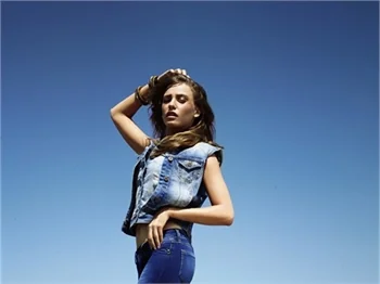 Öpüşme sorusu Serenay Sarıkaya'yı şoke etti!