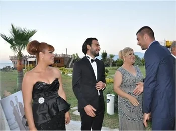 Futbolcuları buluşturan düğün!