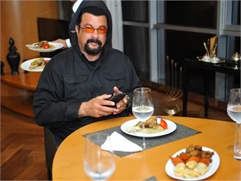 Steven Seagal, İstanbul'da iftar yaptı!