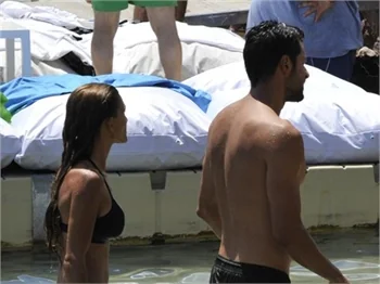 Hakan Balta eşi ile tatilde!
