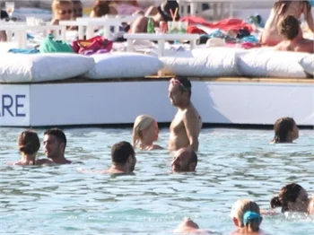 Serdar Ortaç'a terapi gibi tatil!