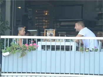 Caner-Asena Erkin çiftinden hararetli sohbet