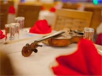 Kumkapı'nın vazgeçilmez mekanı: Sandal Restaurant