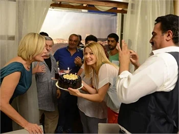 "Anasının Oğlu" setinde doğum günü kutlaması!