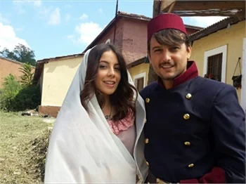 Melis Tüzüngüç ve Fırat Çöloğlu birlikte başrolde