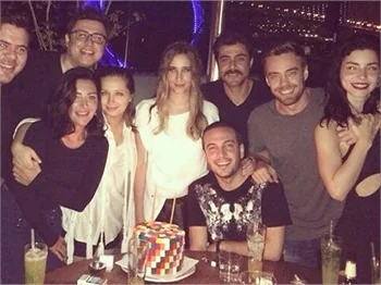 3 Adam’dan Zeynep’e jest!