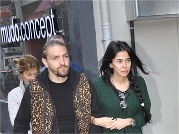 "Asena ile Berkay hala görüşüyor"