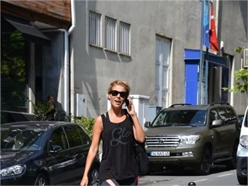 Gülben Ergen'in neşeli günü!