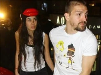 Caner Erkin’den eşi Asena’ya: Hiç konuşma bile!