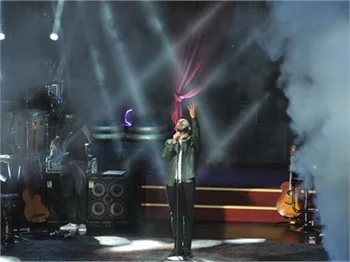 Tarkan 10 dakika kesintisiz göbek attı!