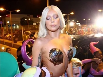 Lady Gaga Atina'ya böyle geldi!