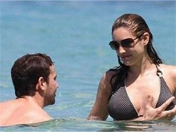 Kelly Brook bilimsel olarak kusursuz!