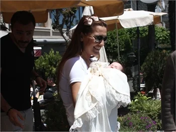 Demet Akalın'dan çocuk müjdesi!