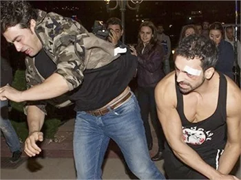 Küçük Ağa’nın yıldızı fena dayak yedi!