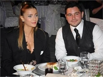 Özge Ulusoy ve Hacı Sabancı aşkını ilan etti!