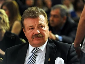 Nuri Alço: Eşcinsel rolü oynamam!