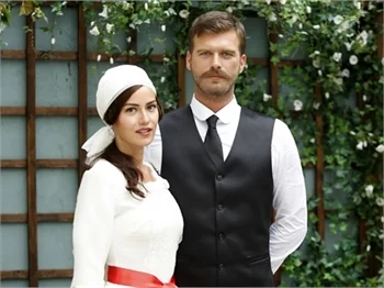 Fahriye Evcen'den 'sette kavga' haberlerine cevap!
