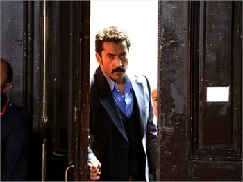 Karadayı jeneriğinde komik hata!