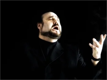Hakan Aysev 5. evliliğe göz kırptı!
