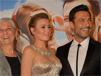 Gizem Karaca'nın gecesi Taksim'de bitti!