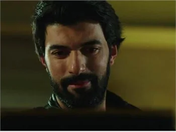 Kara Para Aşk'ta Ömer, Elif'i kurtarabilecek mi?