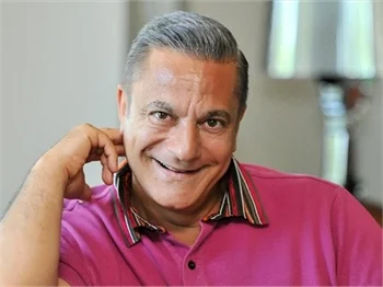 "Genç kızlarla sevgili olmak Mehmet Ali'ye yakışmıyor"
