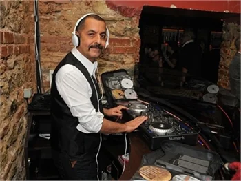 Asena'nın iç çamaşırı ortaya çıkınca...