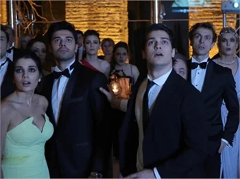 Medcezir'de Yaman, Sude için kendini tehlikeye atıyor!