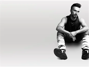 Tarkan, İstanbul'u terk etti!