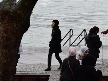 'Kara Para Aşk' setini bastılar!