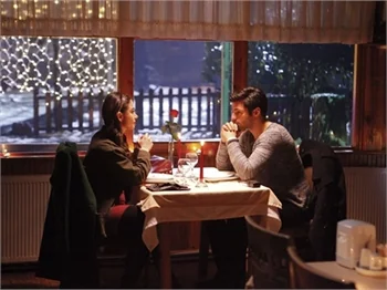 Kiraz Mevsimi'nde Ayaz ve Öykü'nün aşk oyunu!