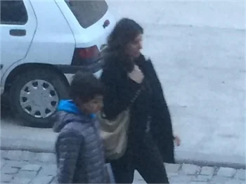 Okan Bayülgen 'Fotoğrafları silin' dedi ama...
