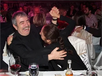 Aşkın Nur Yengi'den müthiş performans!