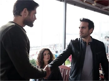Aşk Yeniden 7. bölüm: Zeynep malikaneden ayrılıyor!