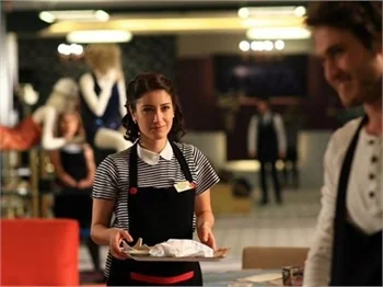 Hazal Kaya'nın Maral pozları!