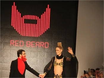 İstanbul Moda Haftası'na damga vuran an