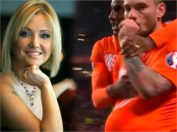 Berna Laçin'in Sneijder tweet'i ortalığı karıştırdı!