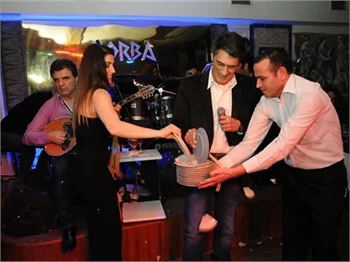 Greek eğlencenin adresi: Zorba Taverna