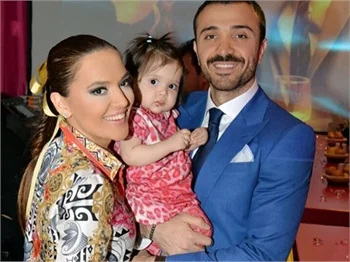 Demet Akalın kızı Hira'nın fotoğrafını paylaştı!