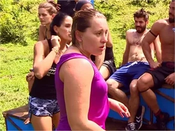 Survivor Özlem: Hilmicem konuşmak için Turabi'den izin alıyor